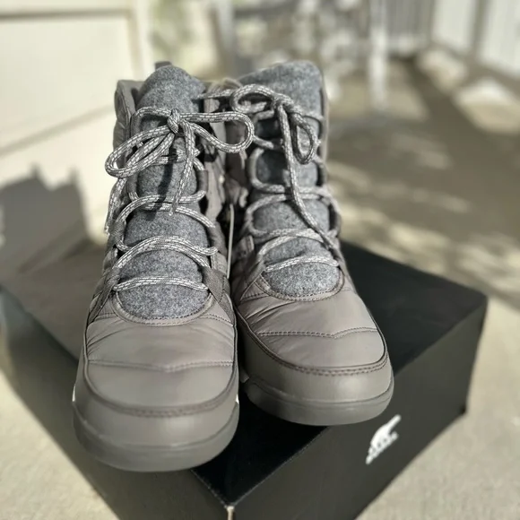 Sorel Women's Charcoal Winter Boots - Picture 2 of 4